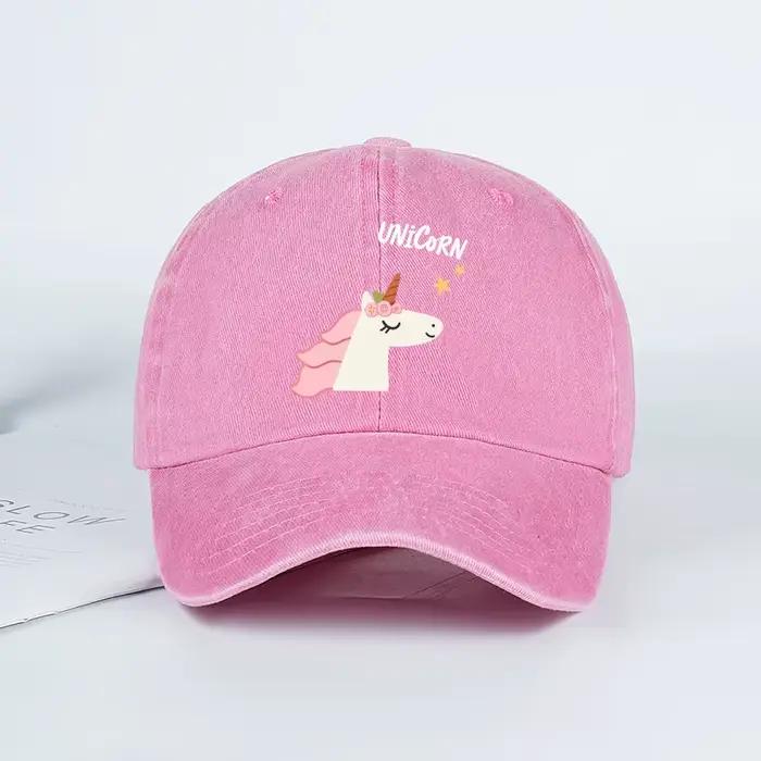 Une jolie casquette de baseball à thème licorne avec un imprimé de dessin animé – un chapeau de sole