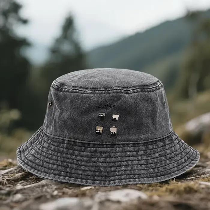Un chapeau « Coffee Cat », réglable et disponible en différentes couleurs, idéal pour les activités 