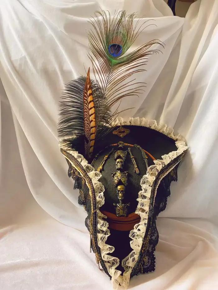Chapeau de Pirate rétro comtesse, Triangle de perles pour femmes, Halloween, CosPlay, plumes de Pira