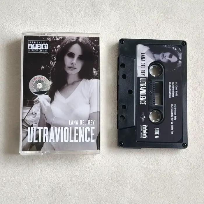 Cassette noire style rétro anglais, mélodie classique, qualité sonore élevée, objet de collection po