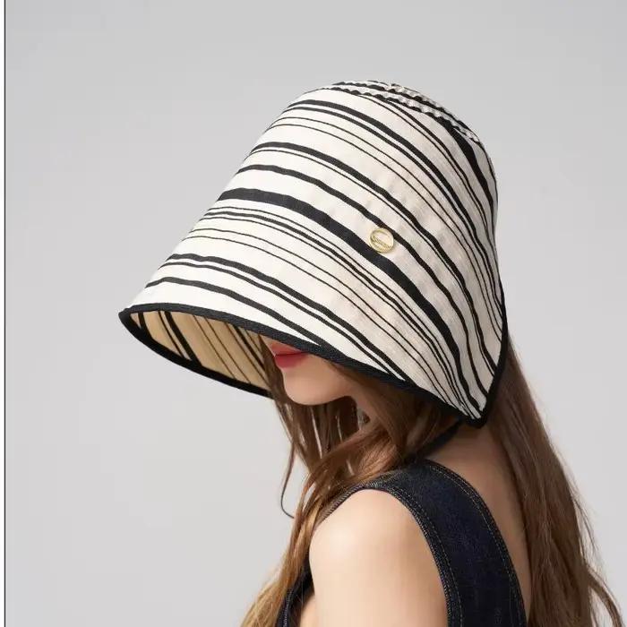Chapeau de soleil en lin rayé respirant avec lien ajustable sous le menton, protection UV pour les v