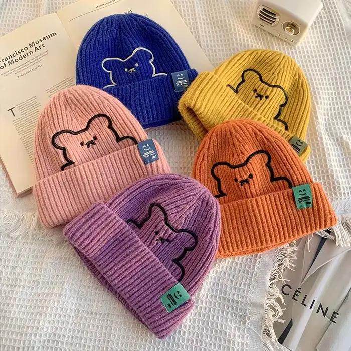 Chapeau en laine brodé ours Kawaii