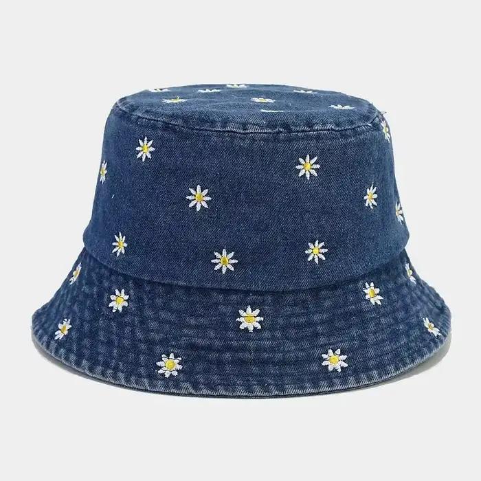 Chapeaux de pêcheur en jean brodés Daisy