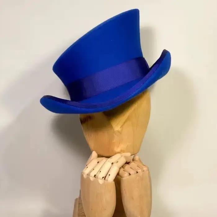 Chapeau en cachemire asymétrique