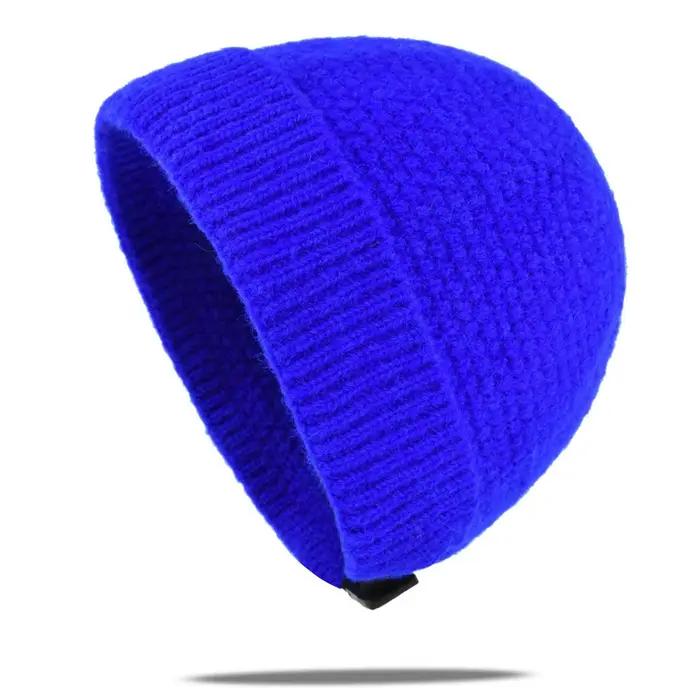 Bonnet tricoté doux pour l'hiver