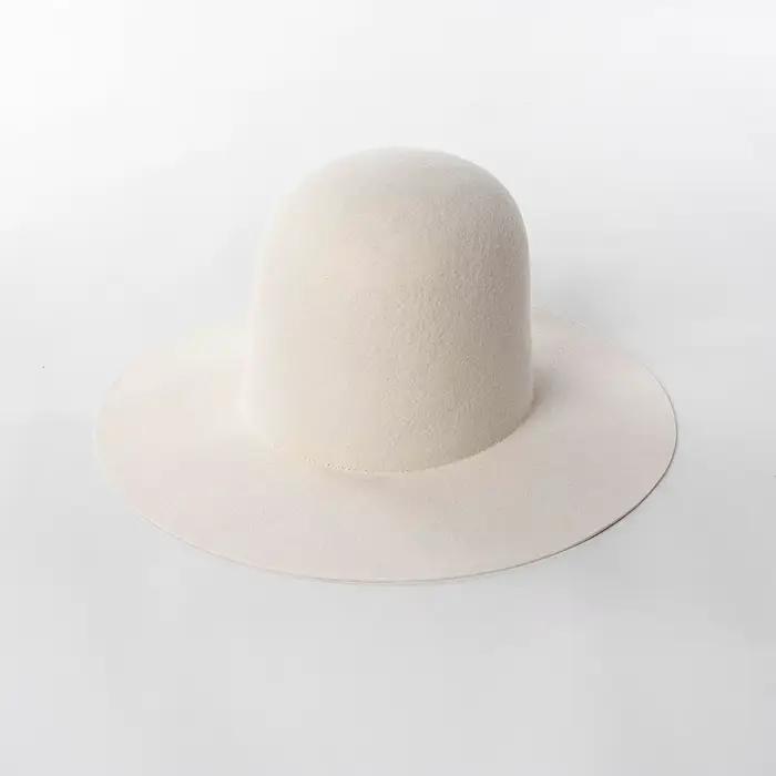 Chapeau haut en laine à large avant-toit élégant pour homme et femme pour défilés de mode et événements formels