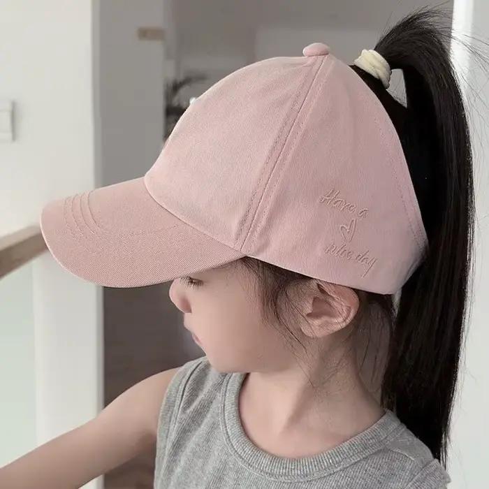 Chapeaux vides en forme de cœur brodé pour enfants