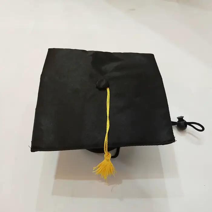 Chapeau de remise de diplôme