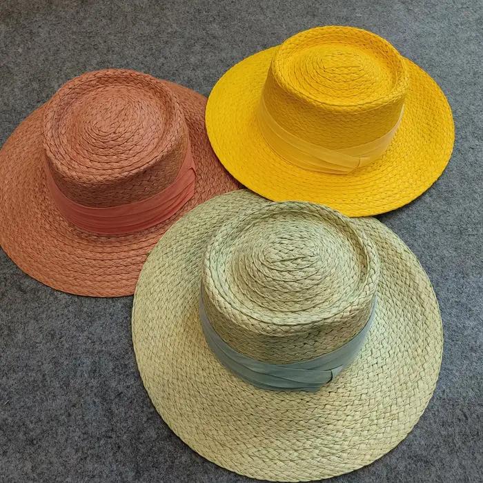 Chapeau de plage tissé à la main