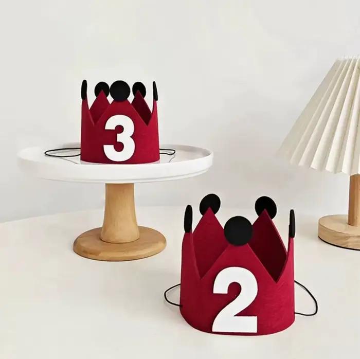 Chapeau joyeux anniversaire pour bébé