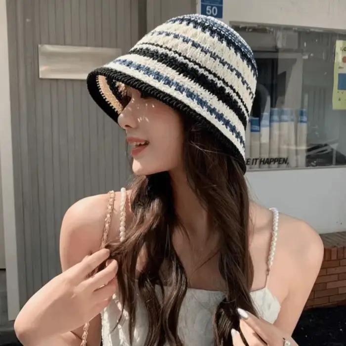 Chapeau Bob Tricoté Coloré à Rayures