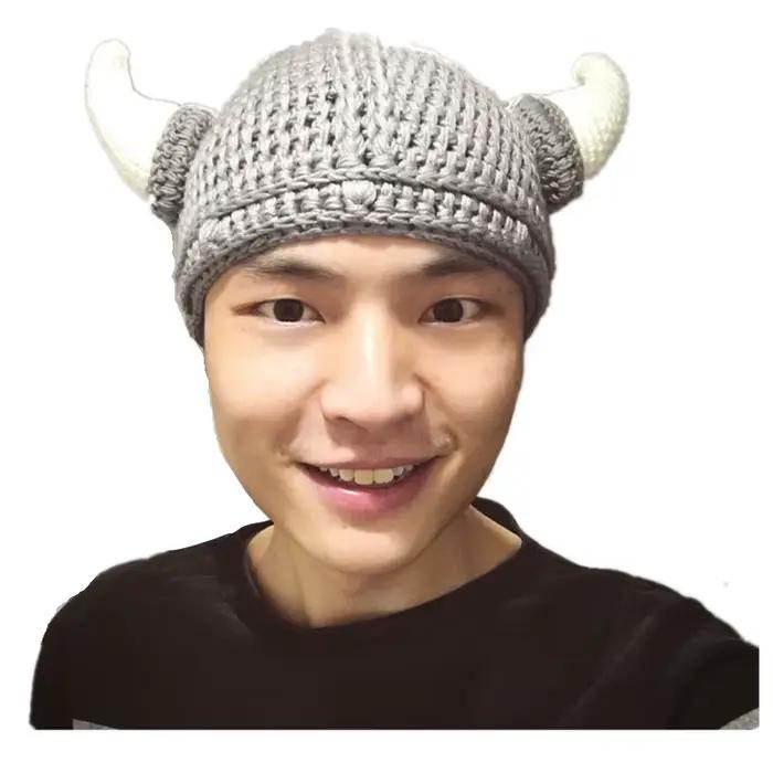 Chapeau crocheté fait main avec cornes Viking pour enfants