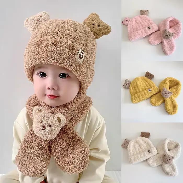 Chapeau et écharpe pour bébé