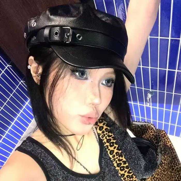 Béret en cuir noir rétro pour femmes