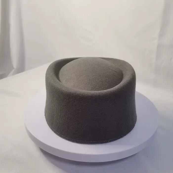 Chapeau de pilulier d'aspect Vintage
