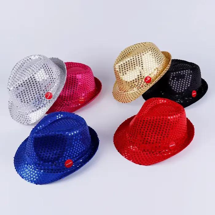 Chapeau Hip-hop à paillettes pour spectacle sur scène