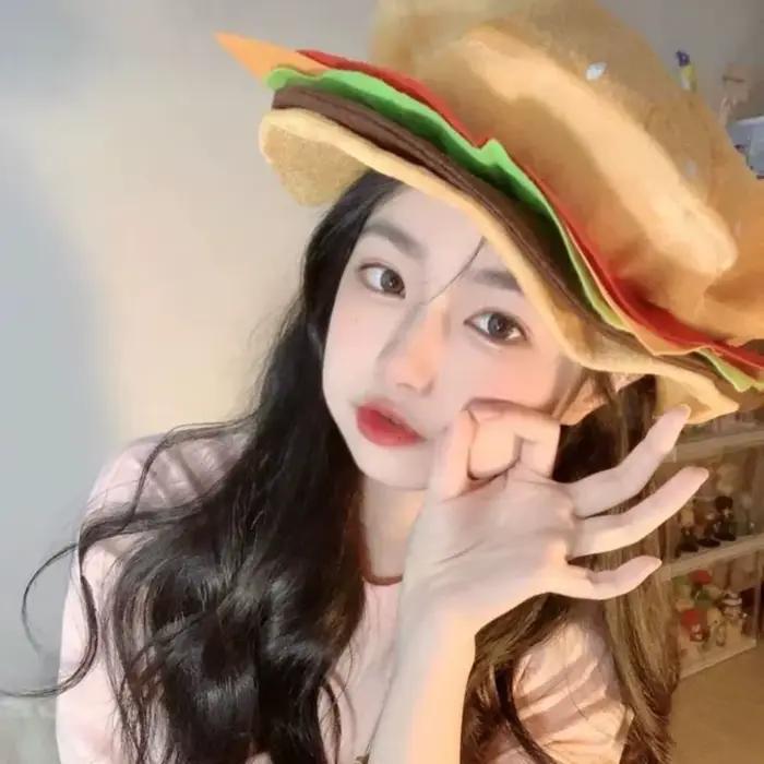Chapeau fantaisie mignon