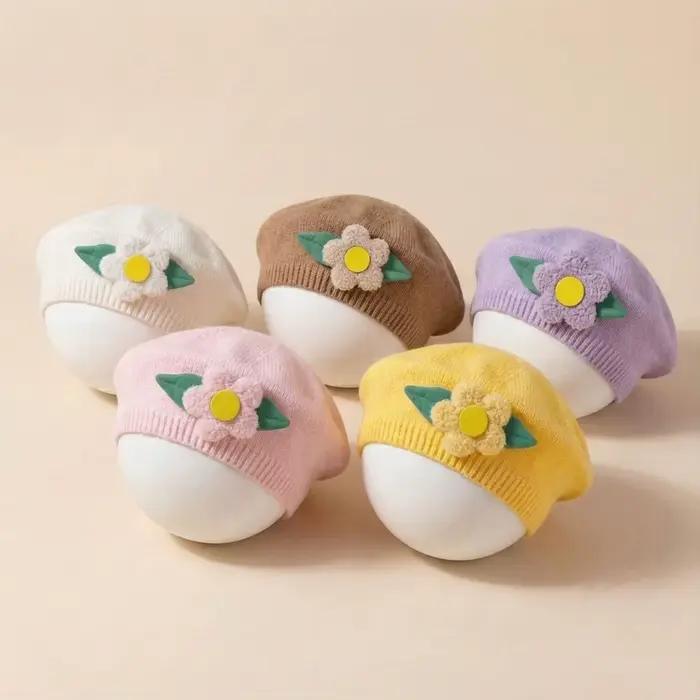 Nouveau béret fleuri pour bébé