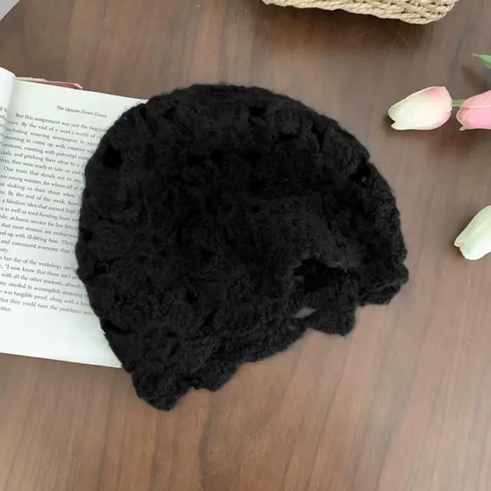Bonnet japonais à fleurs en crochet de couleur unie