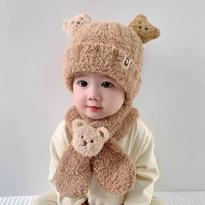 Chapeau et écharpe pour bébé