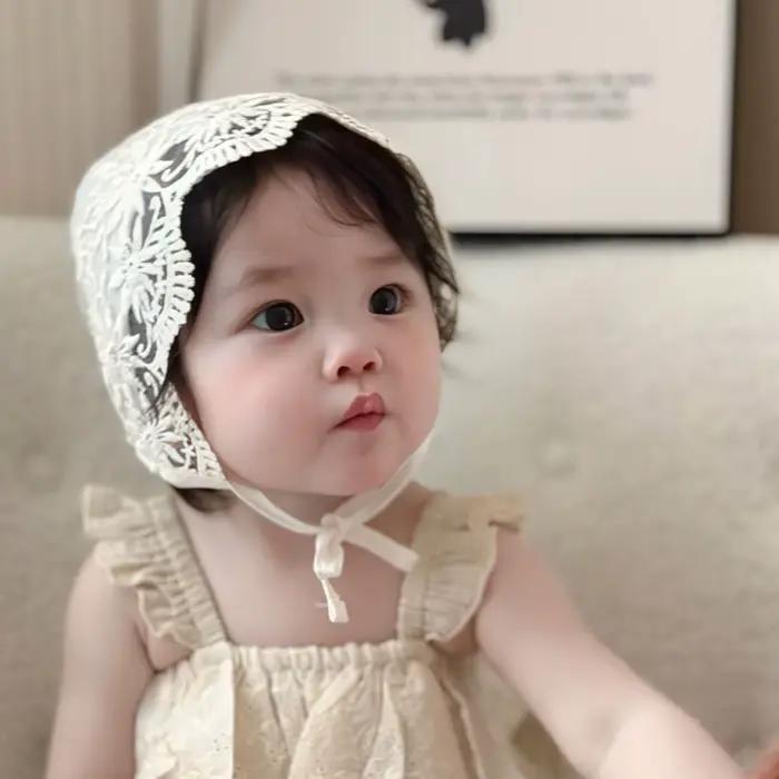 Chapeau de bébé en dentelle pour printemps et automne