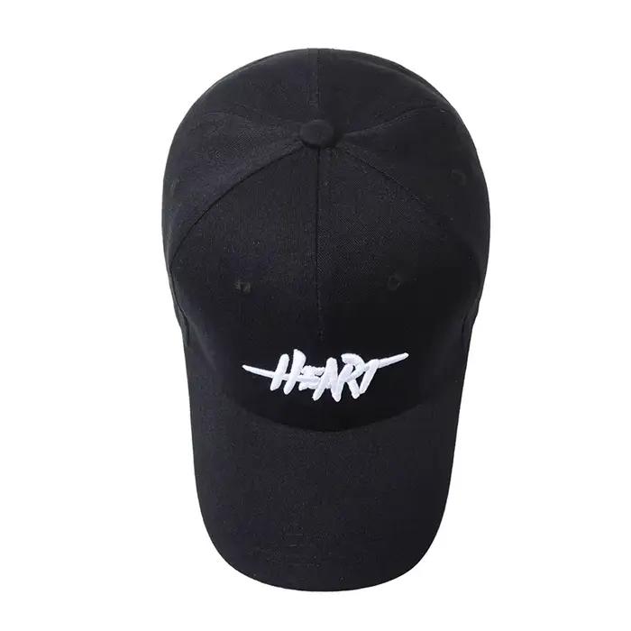 Casquette de baseball avec texte "cœur" brodé en 3D