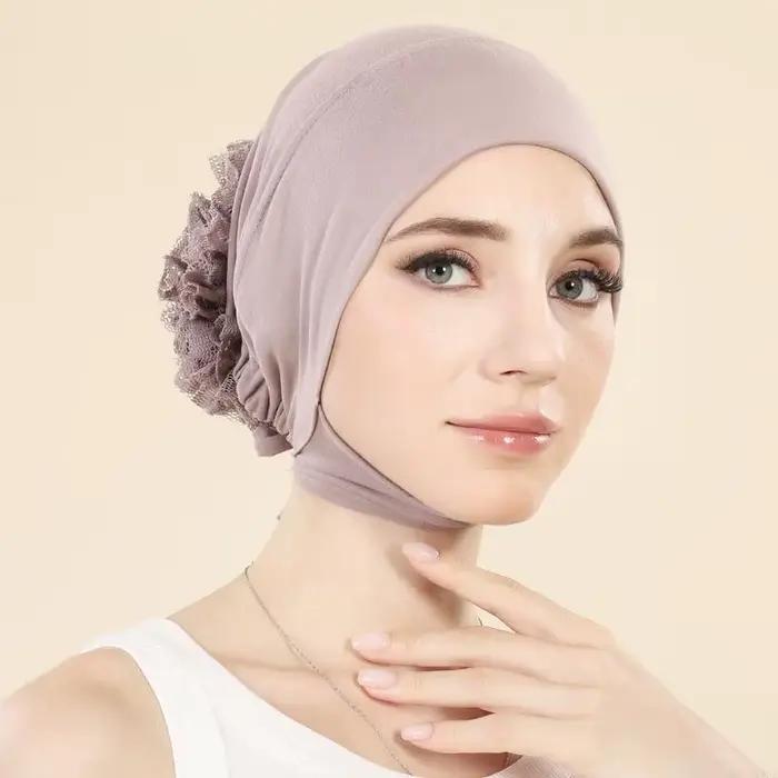 Bonnet extensible à fleurs