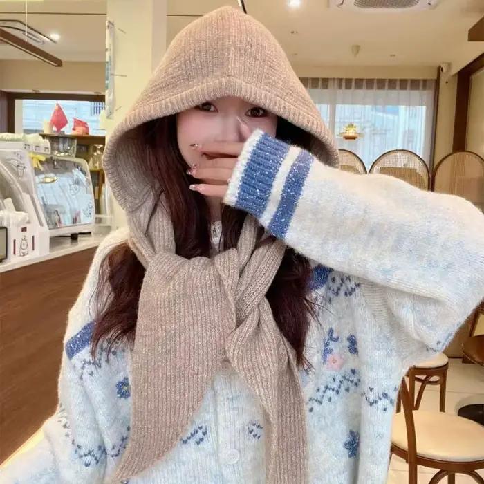 Combinaison chapeau-écharpe en polyester tricoté élégante avec cache-oreilles pour femmes hiver automne occassions extérieures à offrir