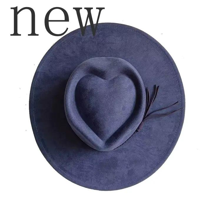 Chapeau en daim vegan bleu marine avec gravure de logo