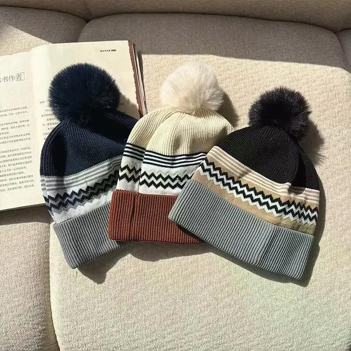 Chapeau en laine tricoté pour femmes