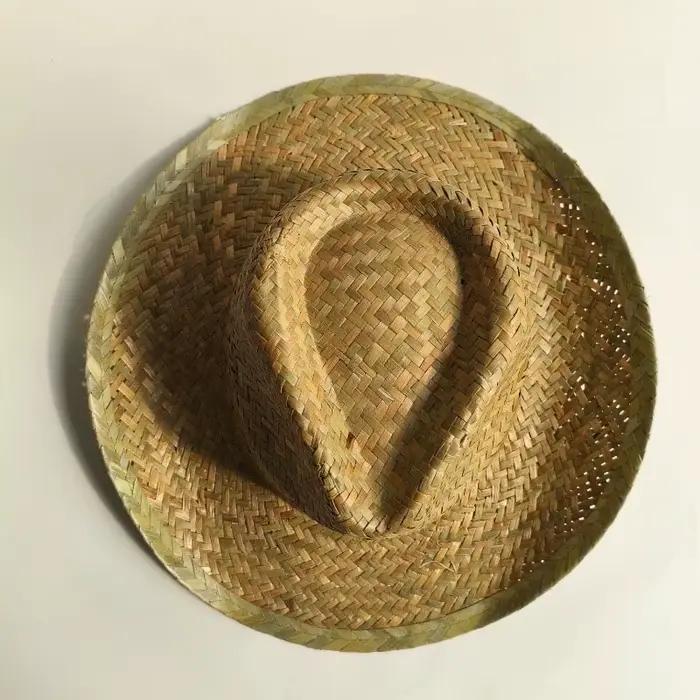 Chapeau de paille à large bord