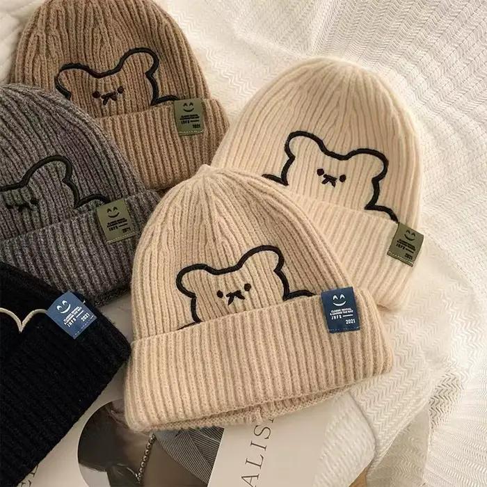 Chapeau en laine brodé ours Kawaii