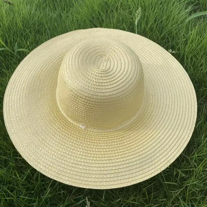 Chapeaux de paille simples à large bord