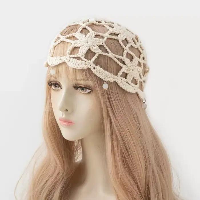 Bonnet tricoté style bohème avec fleur au crochet