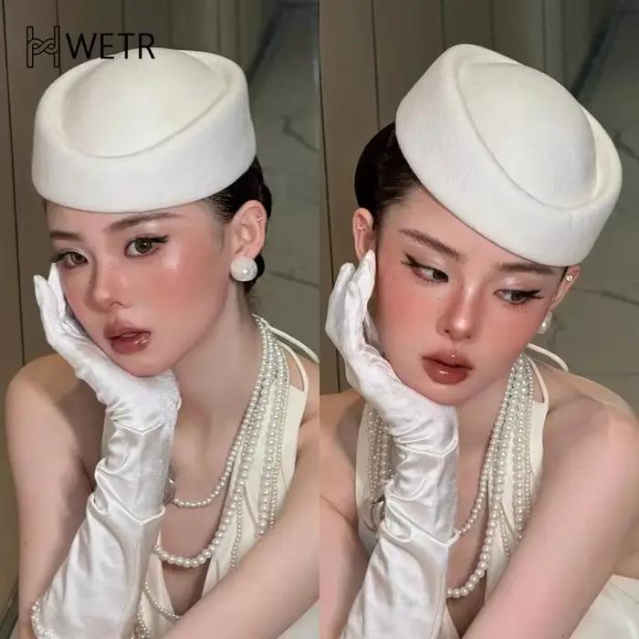 Béret d'hôtesse de l'air vintage noir à calotte plate, accessoire pour cheveux