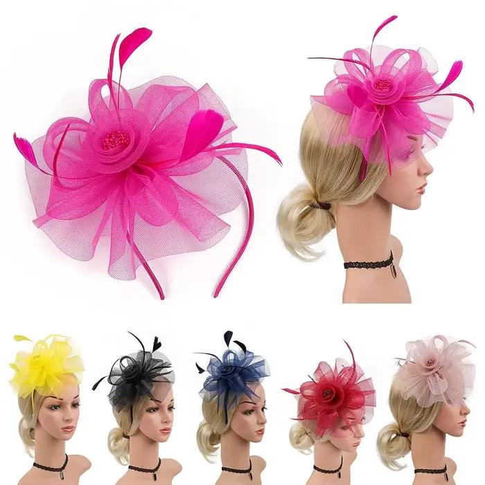Nouveaux chapeaux fascinateurs à plumes et rubans