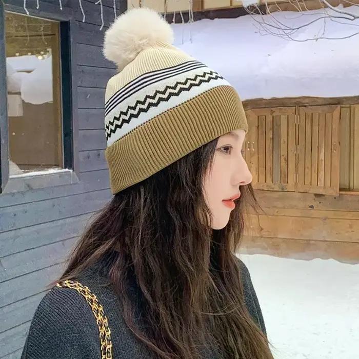 Chapeau en laine tricoté pour femmes