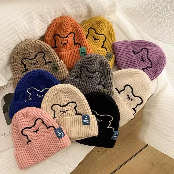 Chapeau en laine brodé ours Kawaii