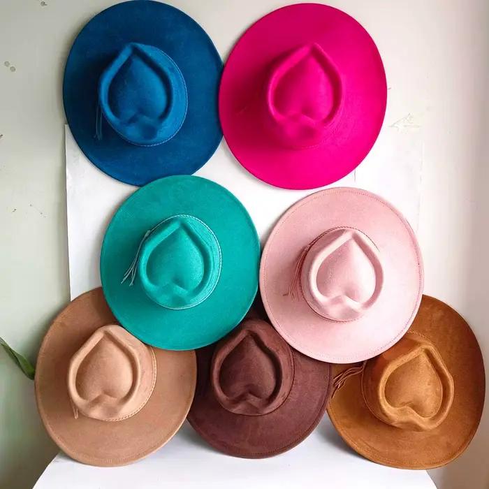 Chapeau à large bord en daim vegan