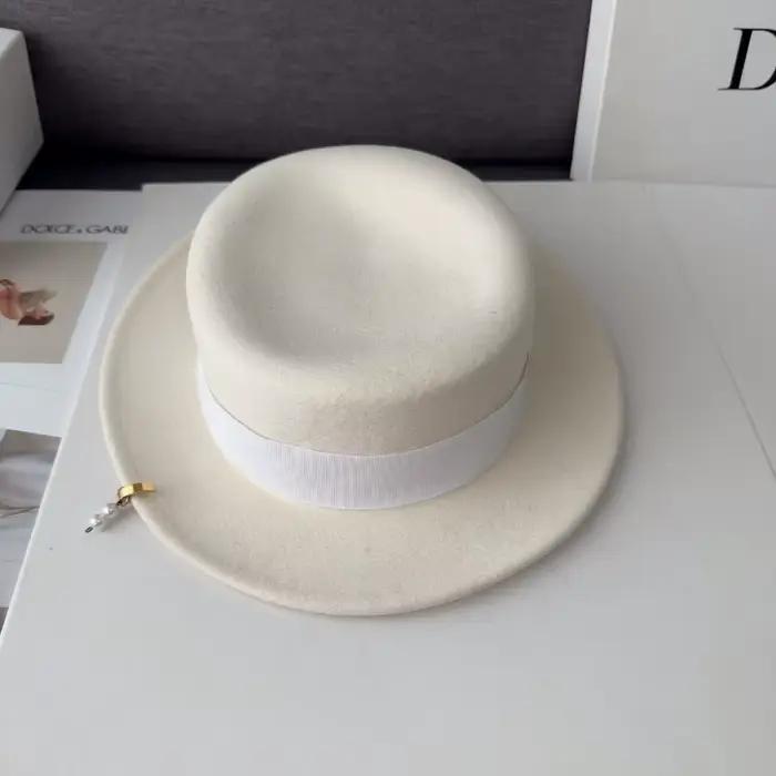 Chapeau Fedora de Luxe Rétro Brodé Lettres Perles Dorées pour Femme Automne Hiver
