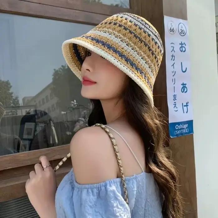 Chapeau Bob Tricoté Coloré à Rayures