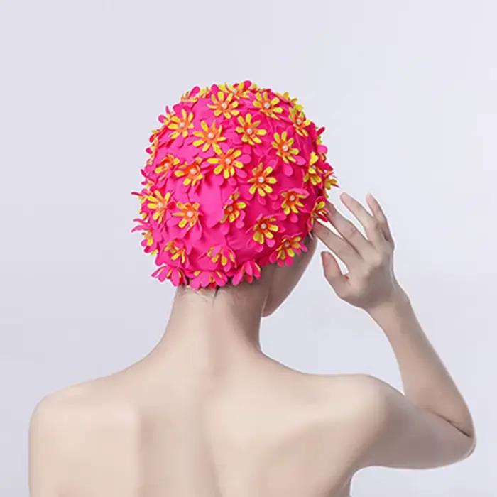 Bonnet de bain floral perlé à pétales