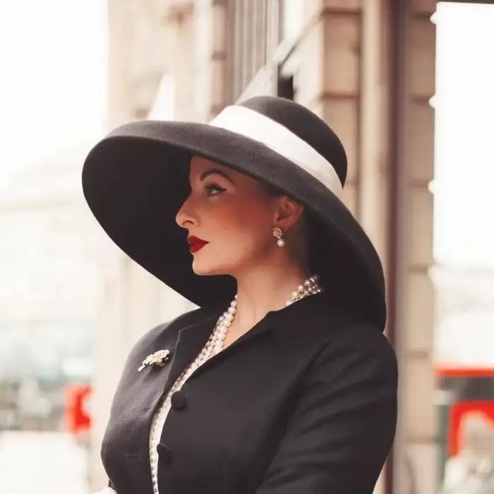 Chapeau seau en laine noir à large bord pour femme