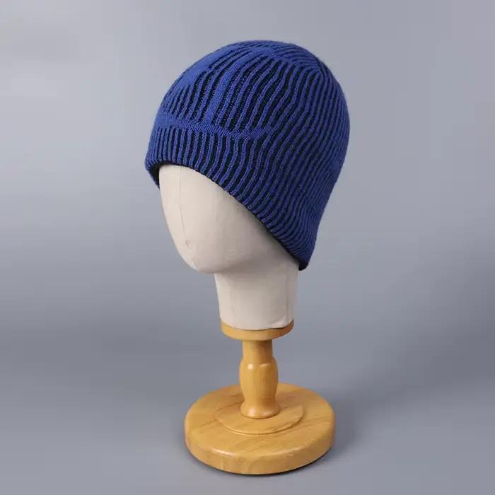 Casquette en laine tricotée avec lettres imprimées pour femmes