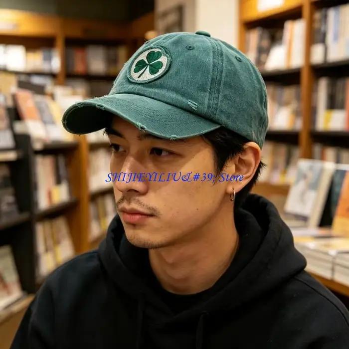Casquette en coton brodée feuilles trèfle vertes E21F