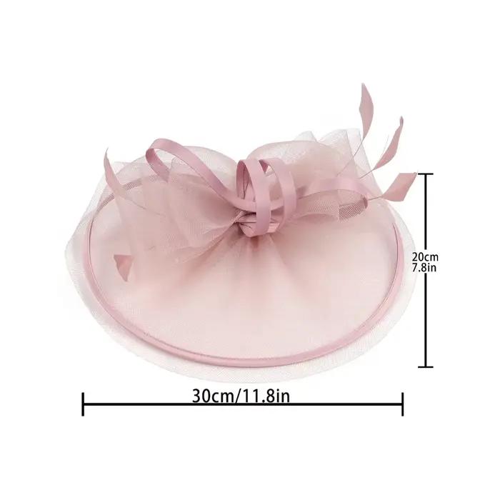 Chapeaux fascinateurs en maille de plumes