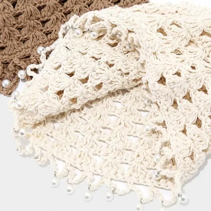 Chapeau en crochet ajouré mignon et élégant avec perles et pompons