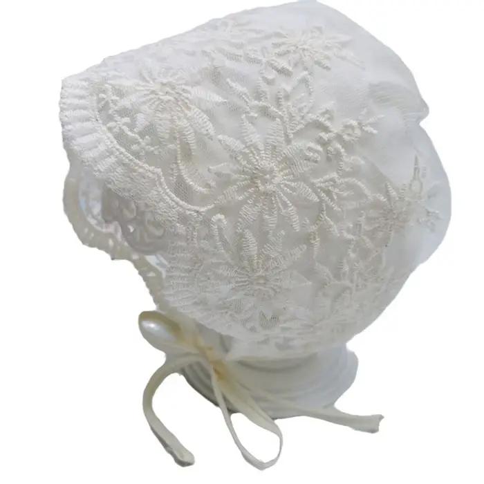 Chapeau de bébé en dentelle pour printemps et automne