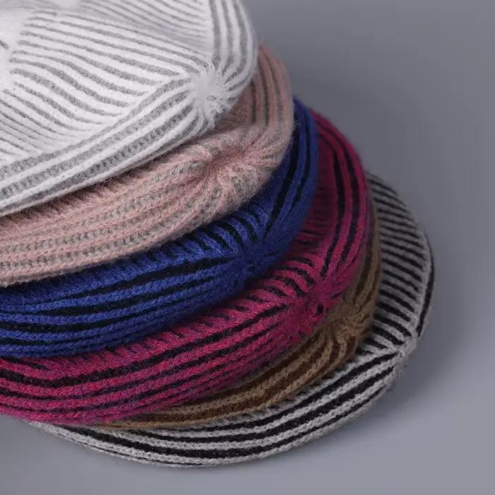 Casquette en laine tricotée avec lettres imprimées pour femmes