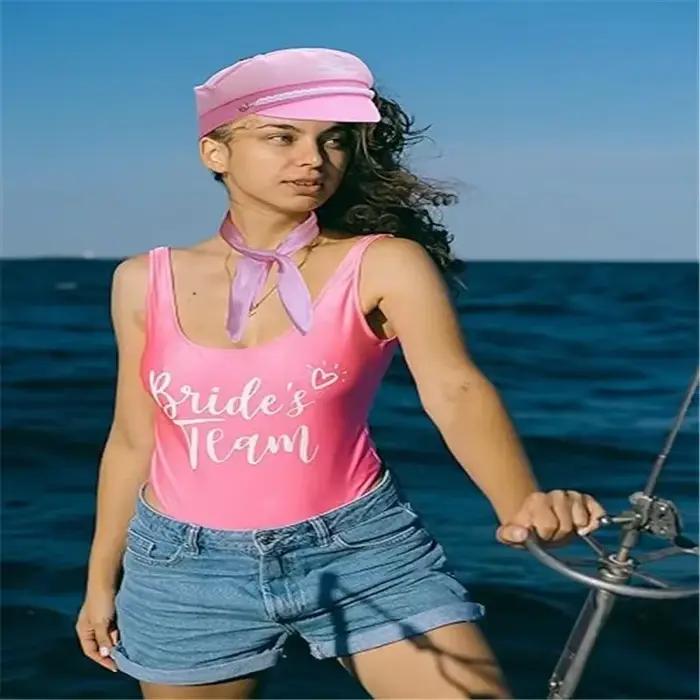 Chapeau de capitaine rose